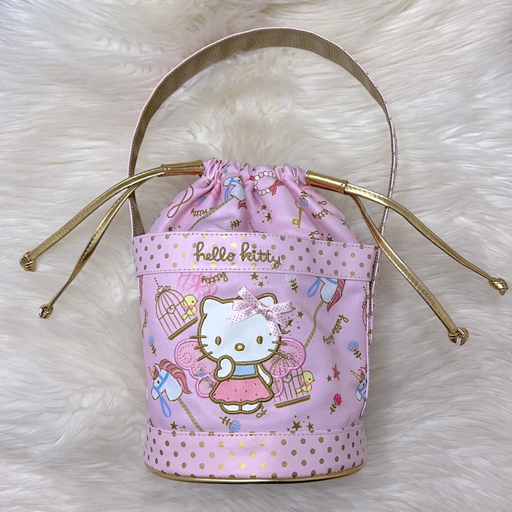 Hello Kitty bucket bag